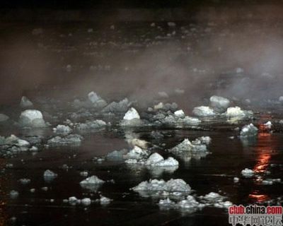 中華網論壇十周年--大貨車載電石一路狂奔燃燒 火龍震撼目擊者(圖)【轉】--網友影響中國--全國最大社區媒體